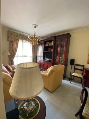 fantástico apartamento con parking avenida de cadiz